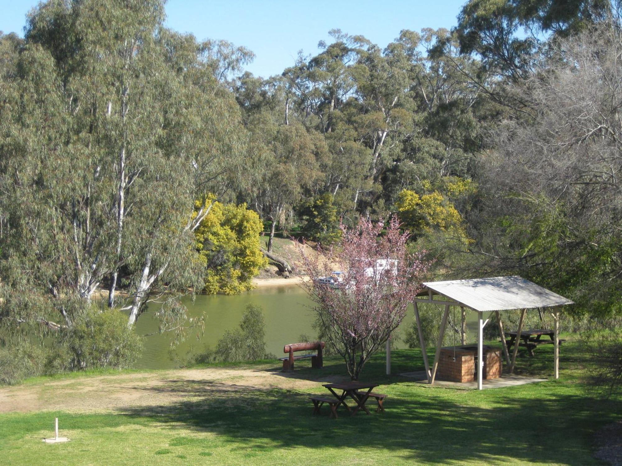 Cadell On The Murray Motel Moama Ngoại thất bức ảnh
